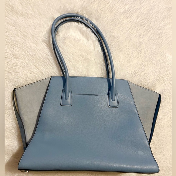 Michael Kors Avril XLarge Leather Tote Bag - Picture 6 of 15